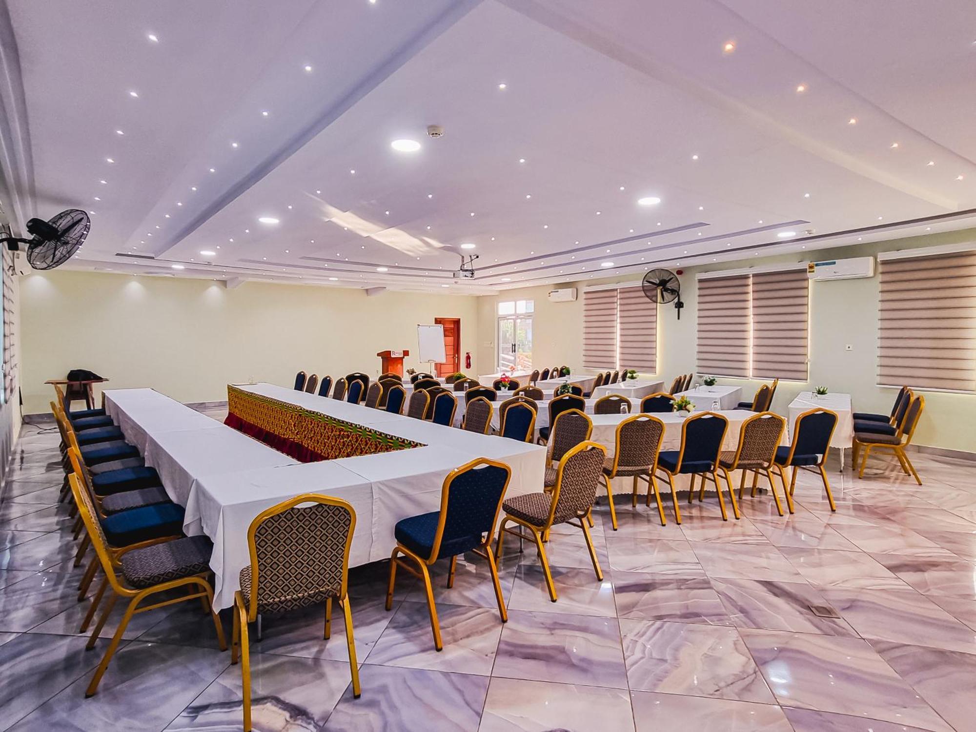 Rhogem Hotel Sekondi-Takoradi Экстерьер фото